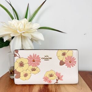 NWT Coach Slim Zip Wallet With Floral‎ Cluster Print